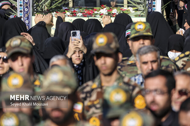تشییع ۸ شهید گمنام دفاع مقدس در اهواز