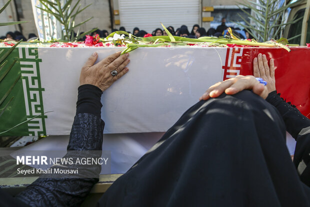 تشییع ۸ شهید گمنام دفاع مقدس در اهواز