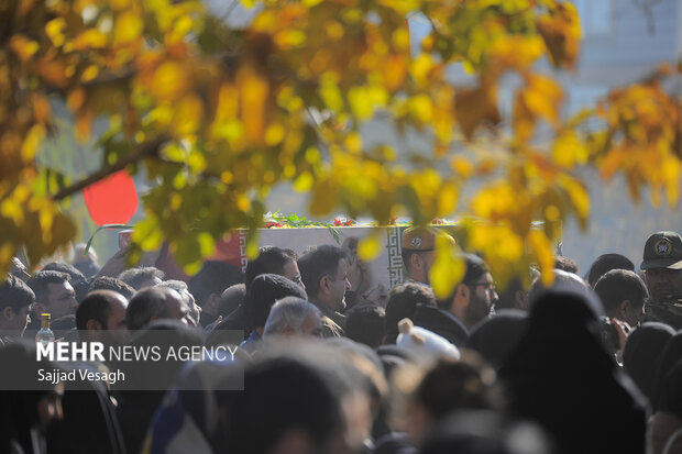 تشییع و تدفین شهید گمنام در همدان