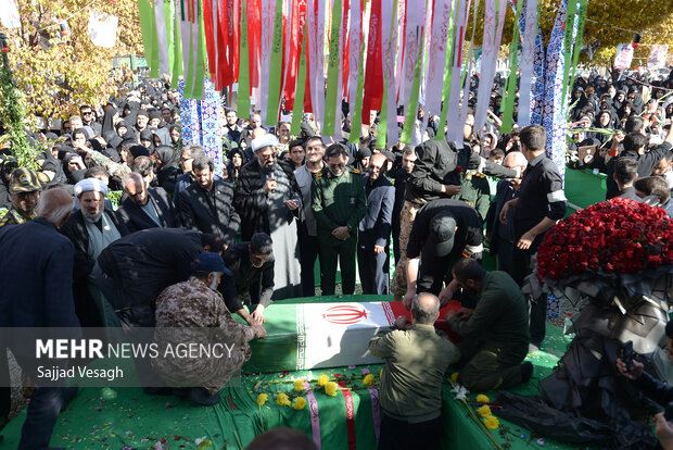 تشییع و تدفین شهید گمنام در همدان