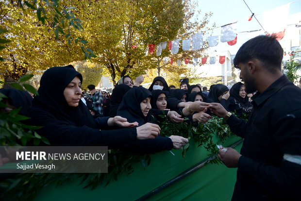 تشییع و تدفین شهید گمنام در همدان