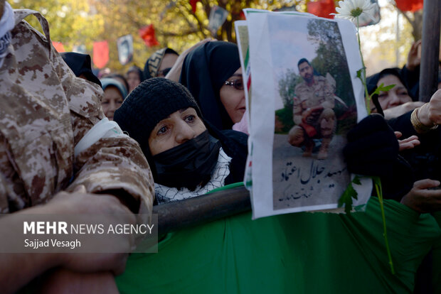 تشییع و تدفین شهید گمنام در همدان