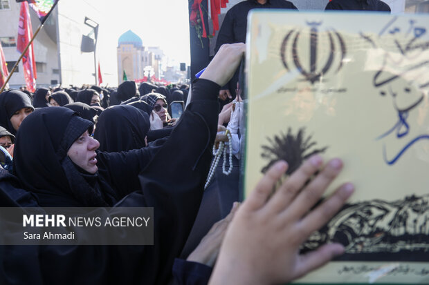 مراسم تشییع پیکر ۱۳ شهید گمنام دفاع مقدس در مشهد