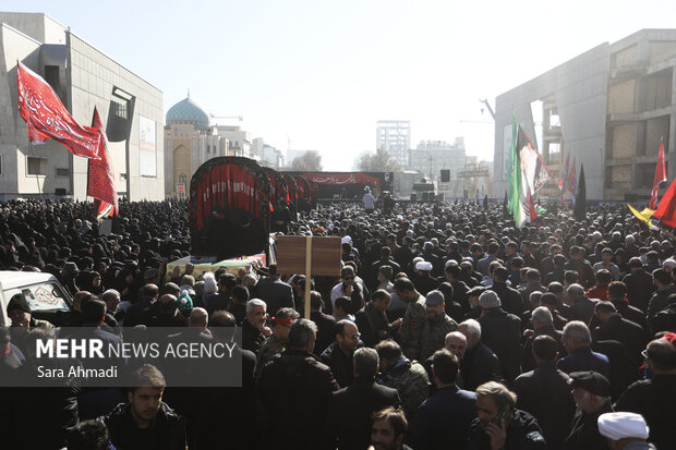 مراسم تشییع پیکر ۱۳ شهید گمنام دفاع مقدس در مشهد