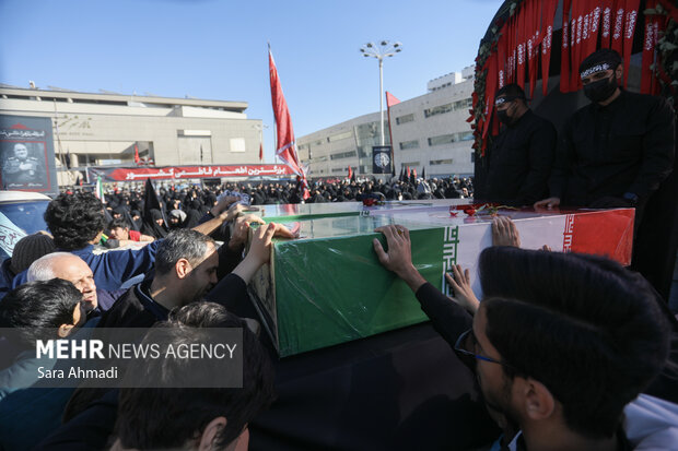 مراسم تشییع پیکر ۱۳ شهید گمنام دفاع مقدس در مشهد