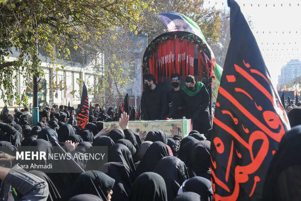 مراسم تشییع پیکر ۱۳ شهید گمنام دفاع مقدس در مشهد