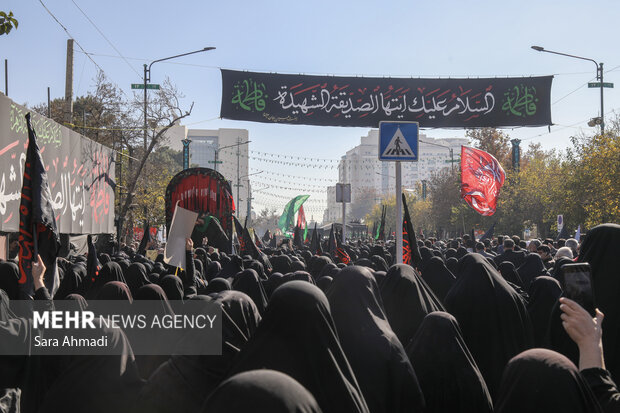 مراسم تشییع پیکر ۱۳ شهید گمنام دفاع مقدس در مشهد