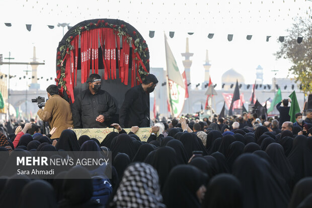 مراسم تشییع پیکر ۱۳ شهید گمنام دفاع مقدس در مشهد