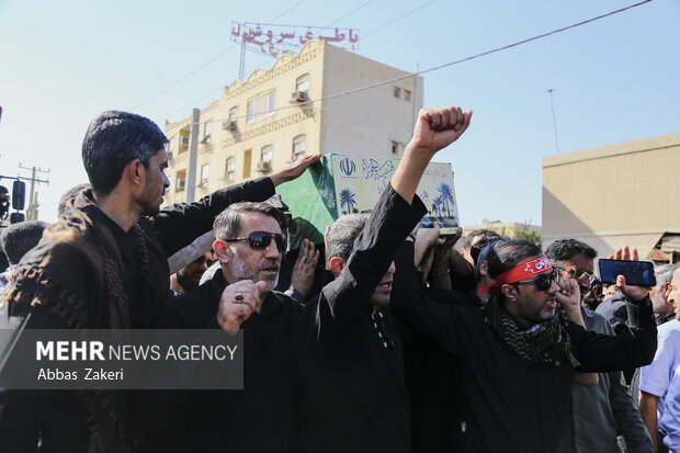 پیکر پاک ۱۴ شهید گمنام در بندرعباس