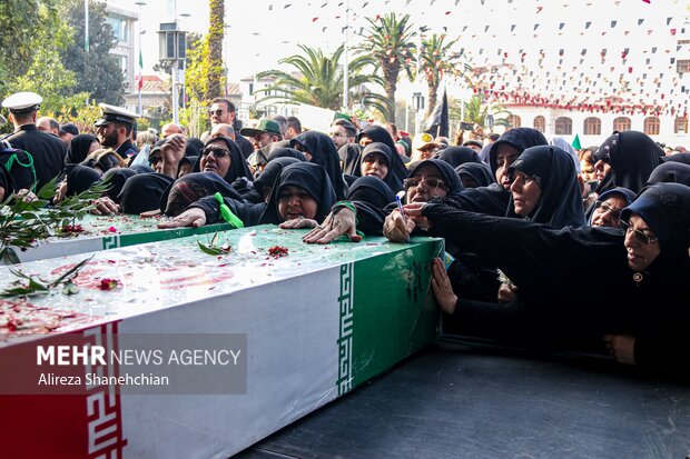میزبانی پرشکوه گیلانیان از هفت شهید گمنام در اجتماع بزرگ فاطمیون رشت
