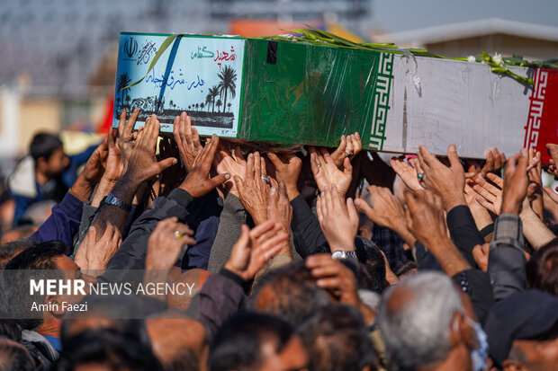 تشییع 12 شهید در شیراز
