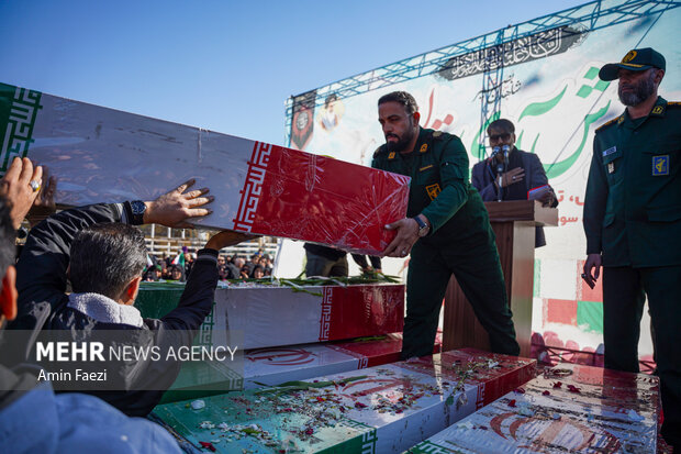 تشییع 12 شهید در شیراز