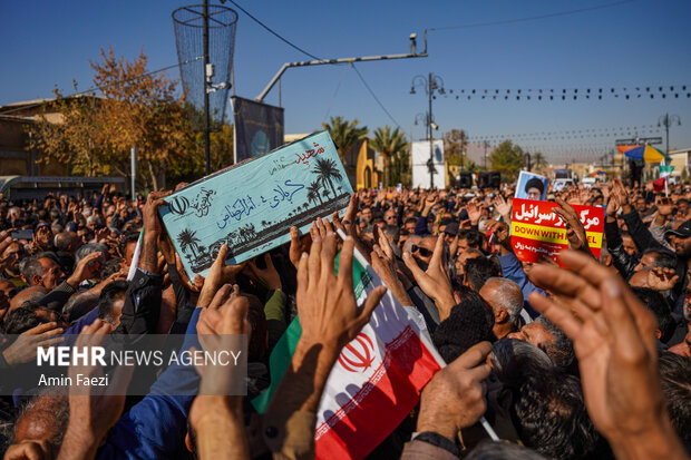 تشییع 12 شهید در شیراز