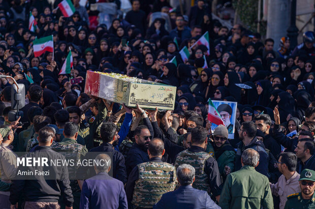 تشییع 12 شهید در شیراز