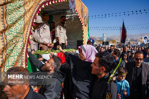 تشییع 12 شهید در شیراز