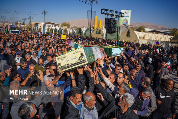 تشییع 12 شهید در شیراز