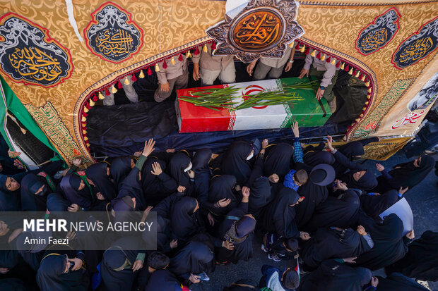 تشییع 12 شهید در شیراز