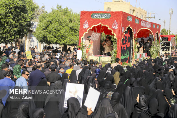 پیکر پاک ۱۴ شهید گمنام در بندرعباس