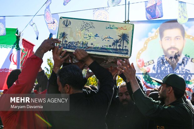 تشییع و خاکسپاری پیکر هشت شهید گمنام در بجنورد