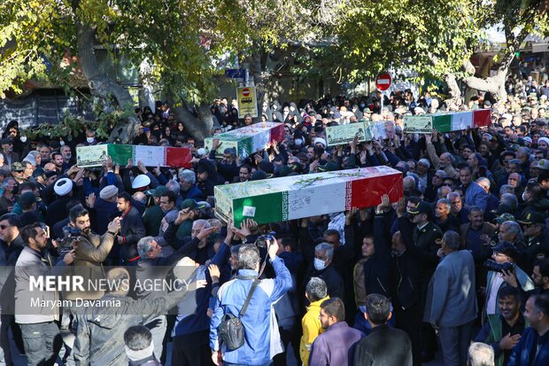 تشییع و خاکسپاری پیکر هشت شهید گمنام در بجنورد