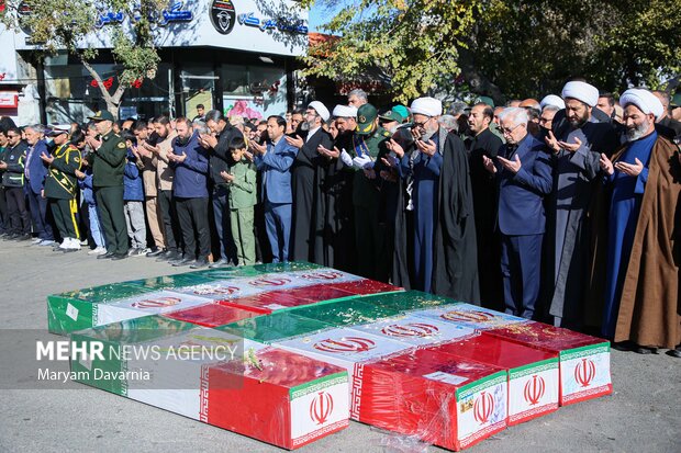 تشییع و خاکسپاری پیکر هشت شهید گمنام در بجنورد