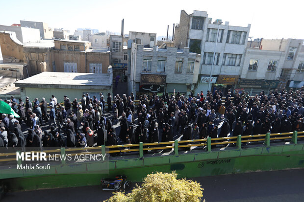 برگزاری آیین تشییع شهدای گمنام در اراک