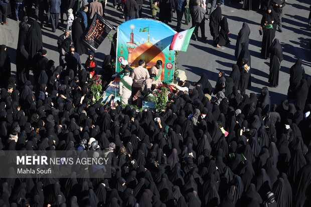 برگزاری آیین تشییع شهدای گمنام در اراک