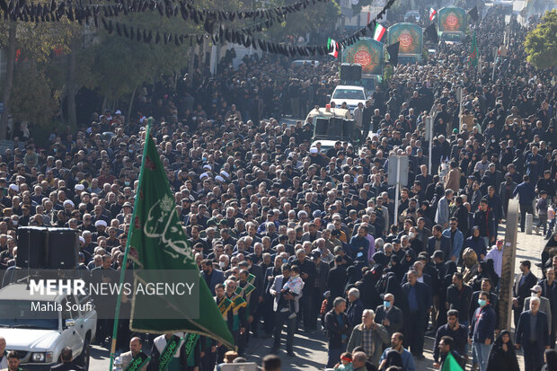 برگزاری آیین تشییع شهدای گمنام در اراک