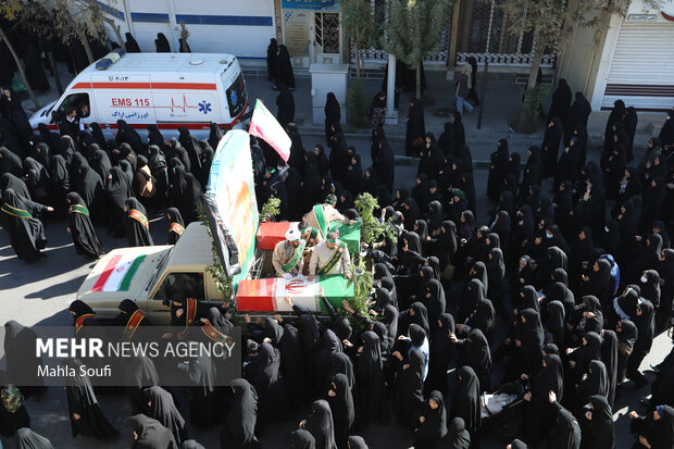 برگزاری آیین تشییع شهدای گمنام در اراک