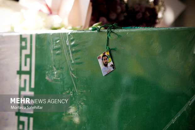 تشییع باشکوه 6شهید گمنام در شهرکرد بام ایران