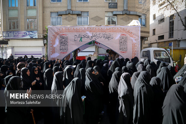 تشییع باشکوه 6شهید گمنام در شهرکرد بام ایران