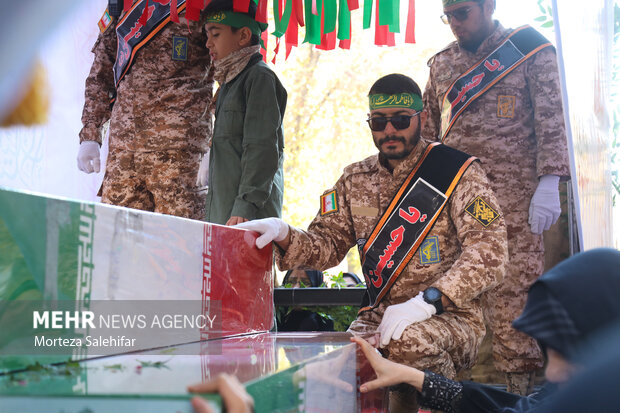 تشییع باشکوه 6شهید گمنام در شهرکرد بام ایران