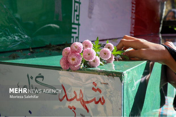 تشییع باشکوه 6شهید گمنام در شهرکرد بام ایران