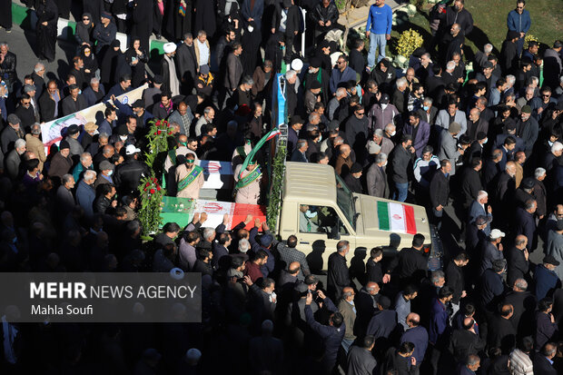 برگزاری آیین تشییع شهدای گمنام در اراک