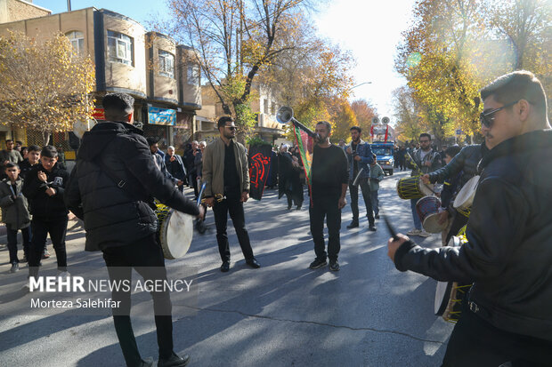 تشییع باشکوه 6شهید گمنام در شهرکرد بام ایران