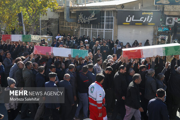 تشییع باشکوه 6شهید گمنام در شهرکرد بام ایران