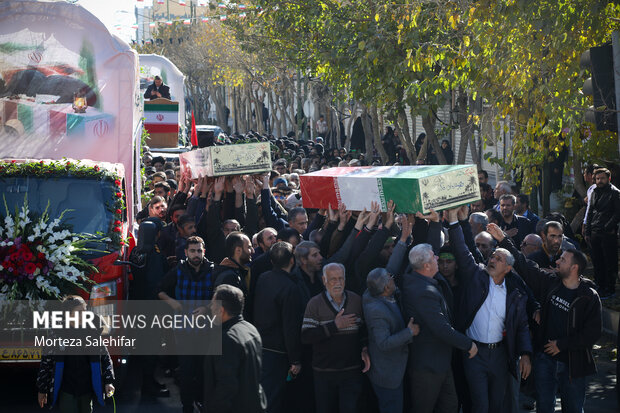 تشییع باشکوه 6شهید گمنام در شهرکرد بام ایران