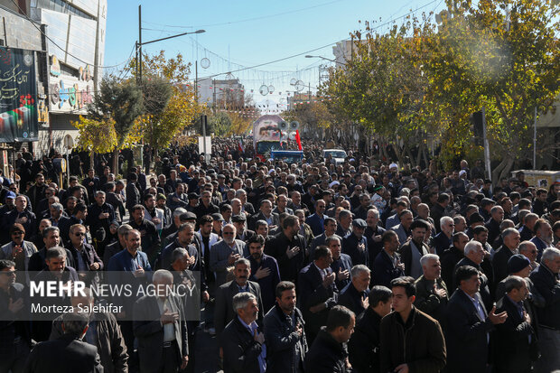 تشییع باشکوه 6شهید گمنام در شهرکرد بام ایران