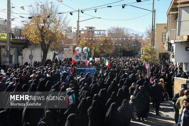 تشییع باشکوه 6شهید گمنام در شهرکرد بام ایران