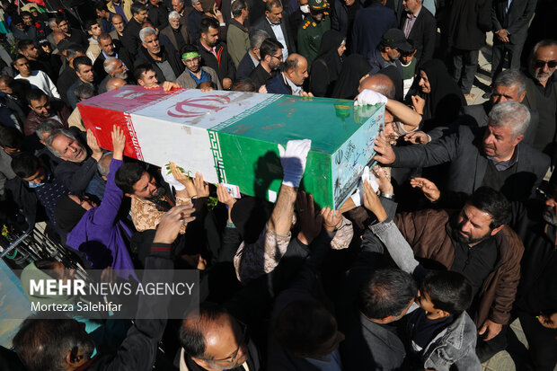 تشییع باشکوه 6شهید گمنام در شهرکرد بام ایران