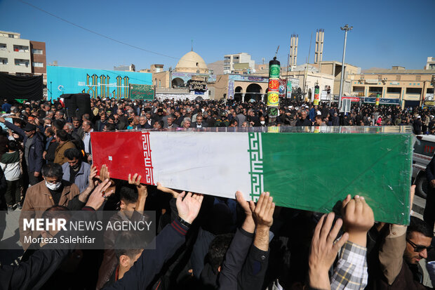 تشییع باشکوه 6شهید گمنام در شهرکرد بام ایران