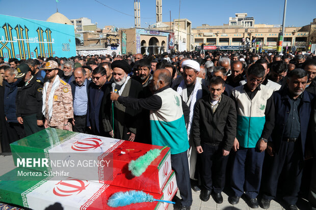 تشییع باشکوه 6شهید گمنام در شهرکرد بام ایران