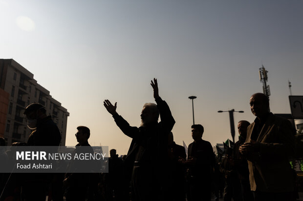 مراسم عزاداری شهادت حضرت زهرا (س) در میدان هفتم تیر