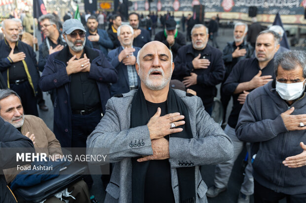 مراسم عزاداری شهادت حضرت زهرا (س) در میدان هفتم تیر