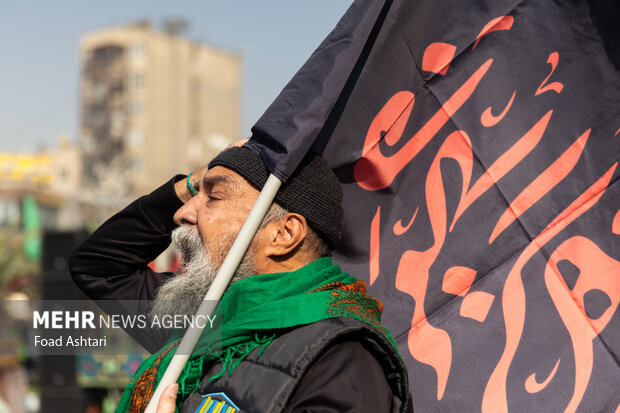 مراسم عزاداری شهادت حضرت زهرا (س) در میدان هفتم تیر