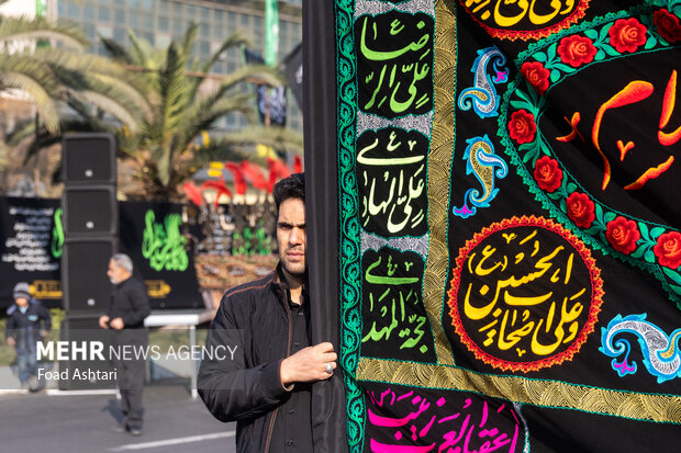 مراسم عزاداری شهادت حضرت زهرا (س) در میدان هفتم تیر