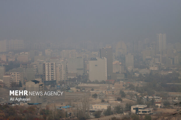 «قزوین» ایستاده در غبار؛ وارونگی دما و آلودگی صنعتی نفس شهر را برید
