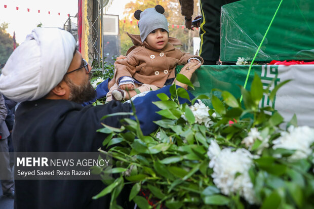 مراسم تشییع پیکرهای 100 شهید گمنام دوران دفاع مقدس در تهران 3