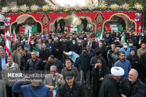 مراسم تشییع پیکرهای 100 شهید گمنام دوران دفاع مقدس در تهران 2