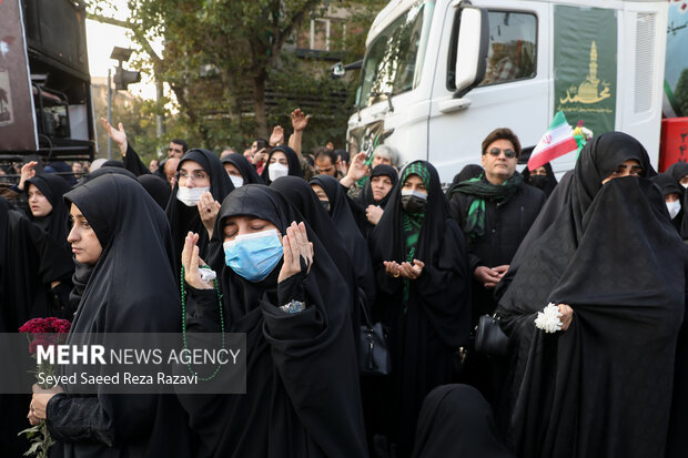 مراسم تشییع پیکرهای 100 شهید گمنام دوران دفاع مقدس در تهران 7